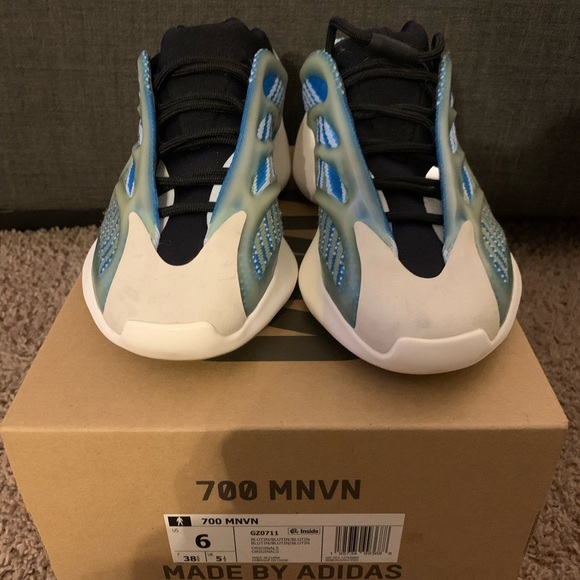 Yeezy by adidas size 6 - Picture 6 of 6